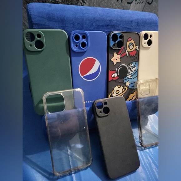 Diferents cover for iPhone 14 Plus - Picture 2 of 3